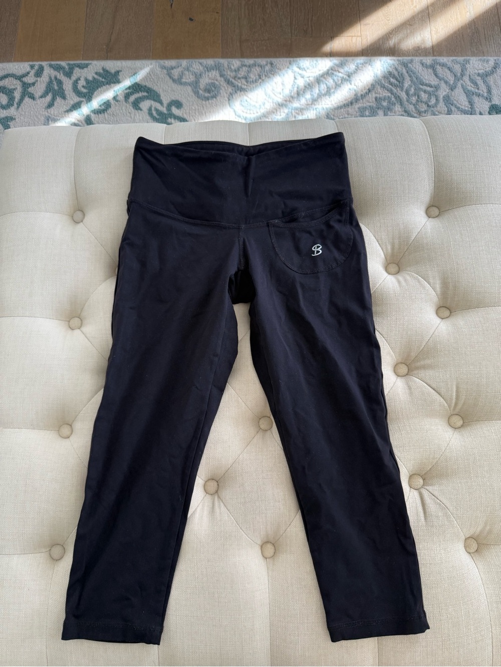 Black Active Capri Leggings with Pocket